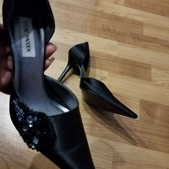 Steve Madden Shoes - STEVE MADDEN SATIN PUMPS EMBELLISHED POINT TOE 7